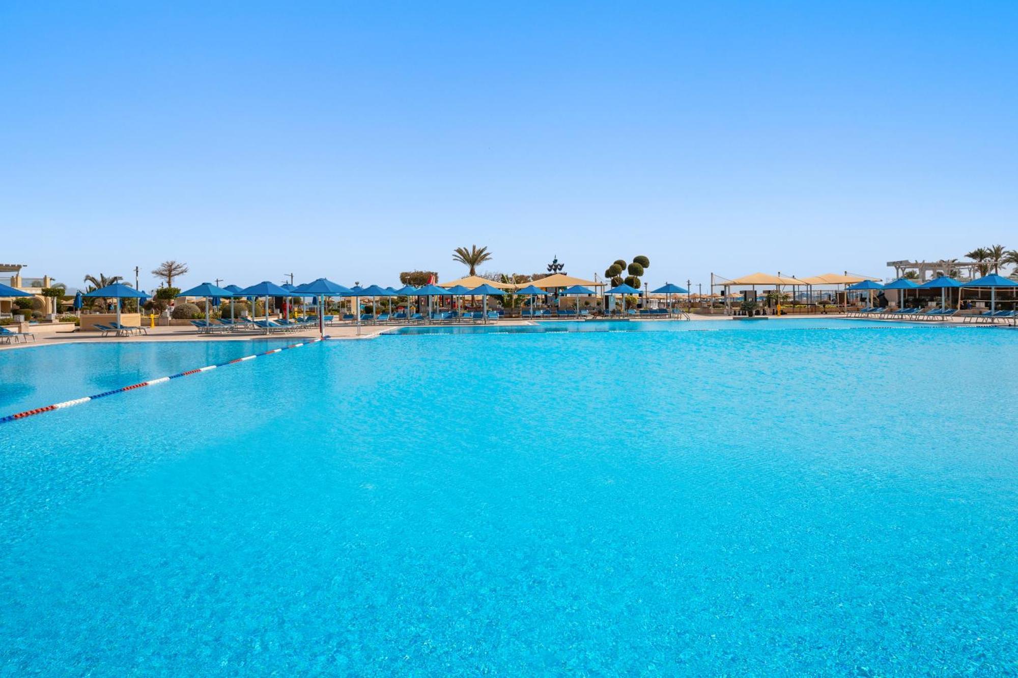 Pickalbatros White Beach Resort - Хургада Екстериор снимка